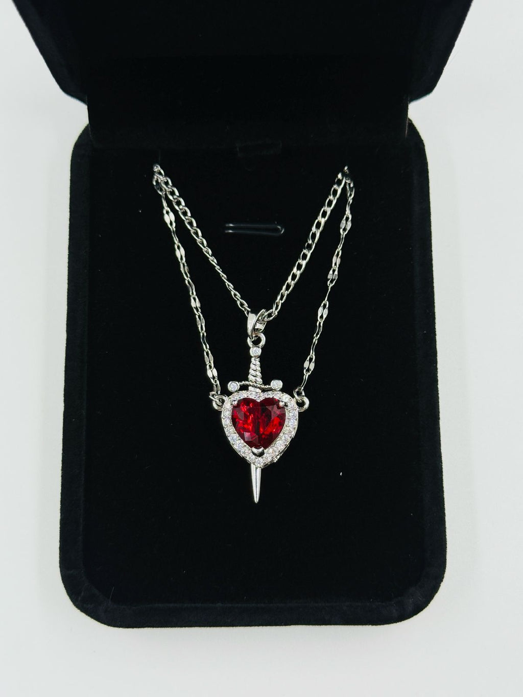 COLLAR CORAZON Y ESPADA DUO PAREJA (2X1)💗⚔️